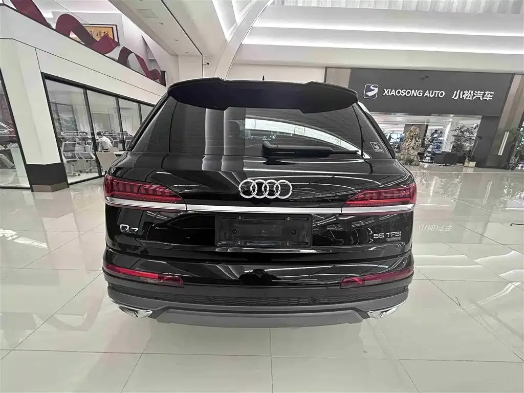 Audi Q7 2023 из CN, фото 4