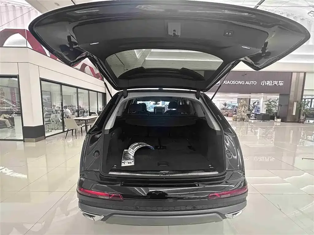 Audi Q7 2023 из CN, фото 6