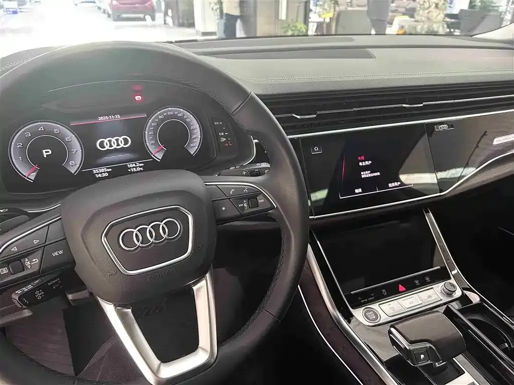 Audi Q7 2023 из CN, фото 8