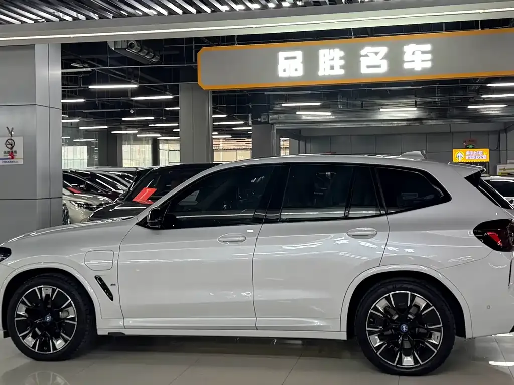 BMW iX3 2024 из CN, фото 3