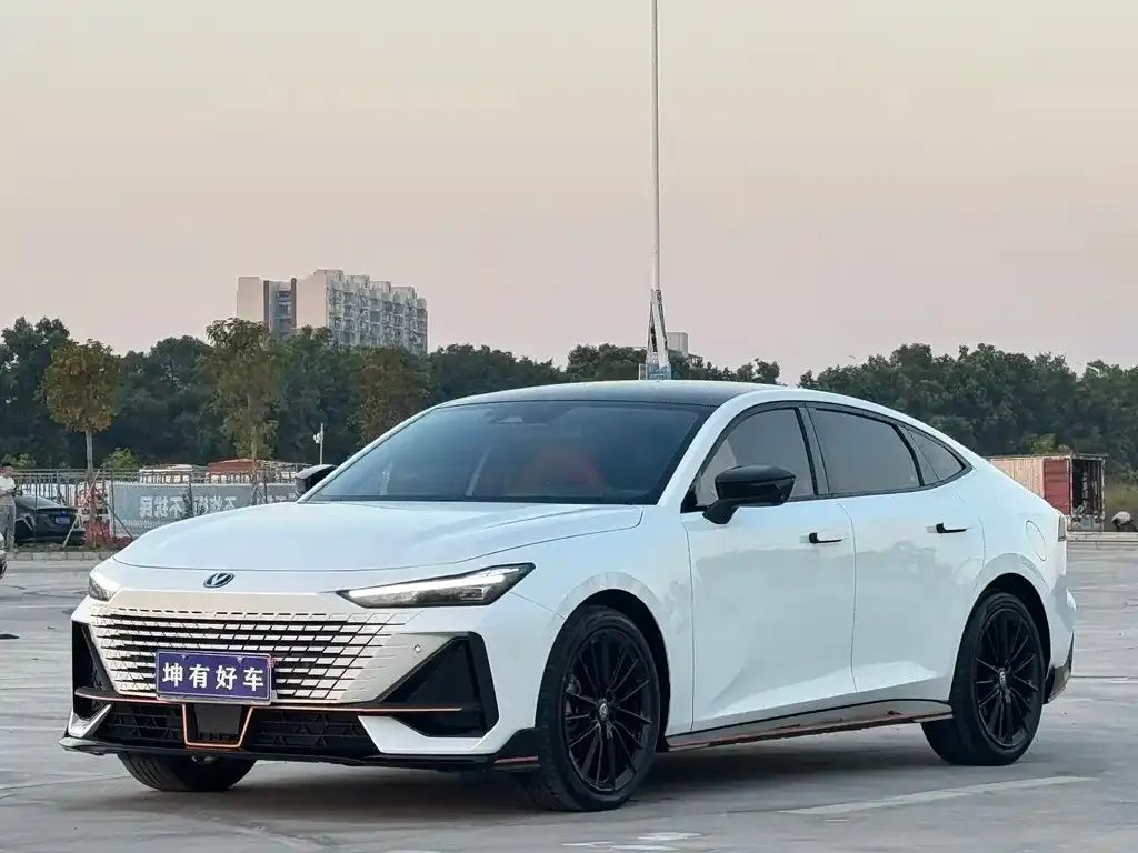Changan UNI-V 2023 из CN, фото 1