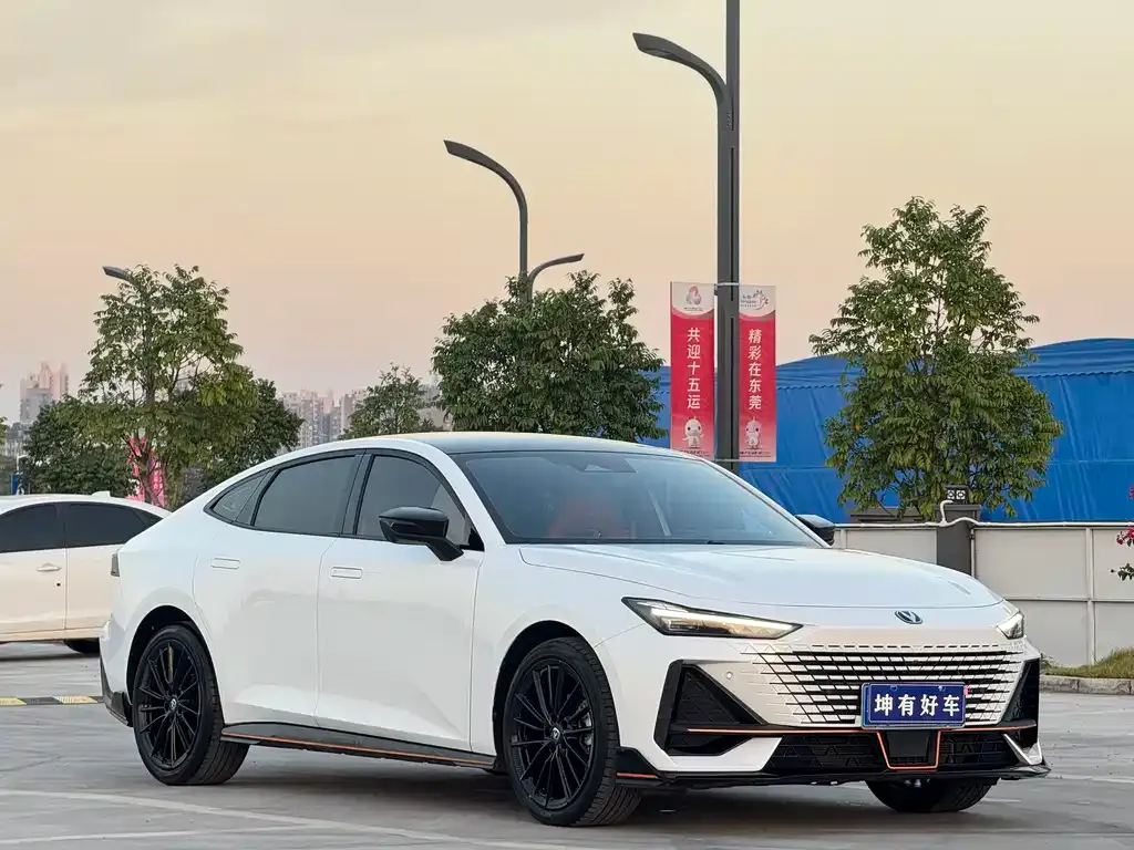 Changan UNI-V 2023 из CN, фото 3