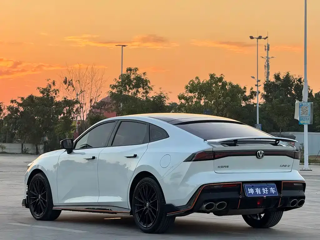 Changan UNI-V 2023 из CN, фото 4