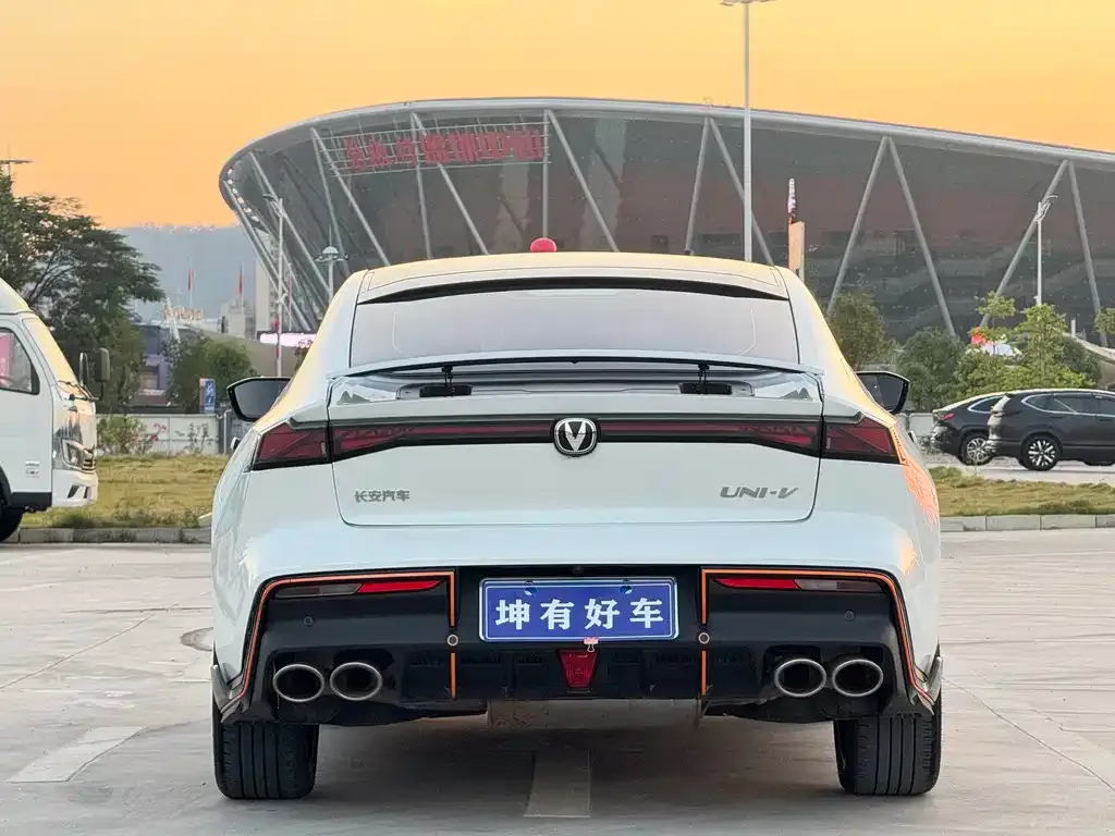 Changan UNI-V 2023 из CN, фото 5