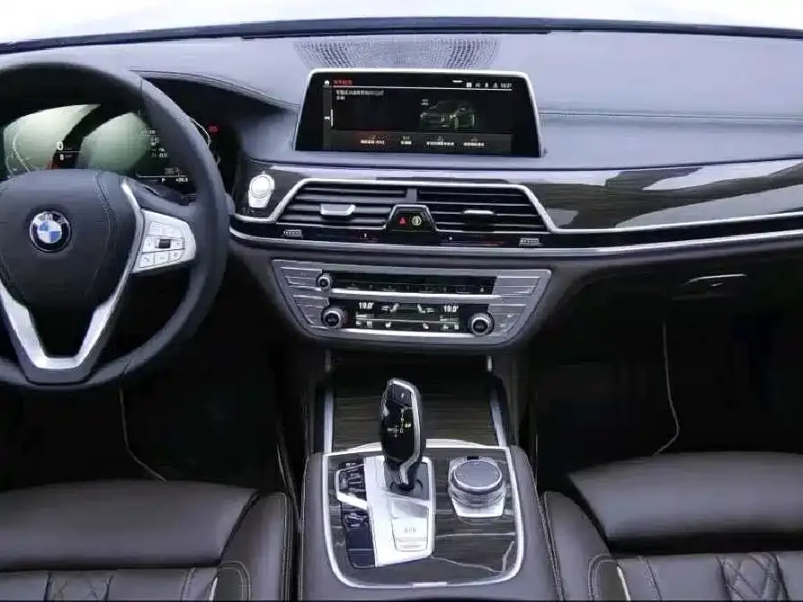 BMW 7 Series 2022 из CN, фото 7