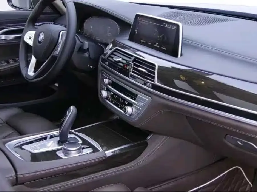 BMW 7 Series 2022 из CN, фото 8