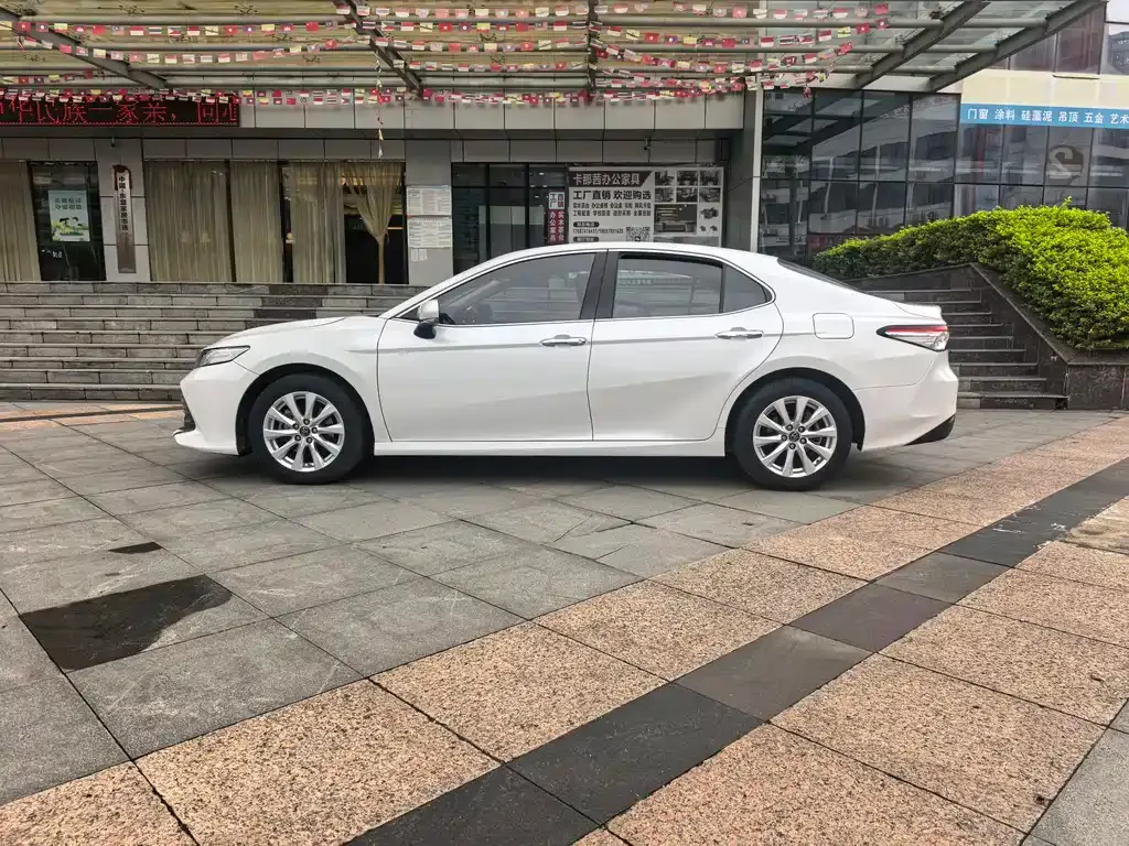 Toyota Camry 2021 из CN, фото 4