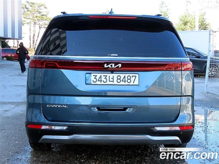 Kia Carnival — фото 4