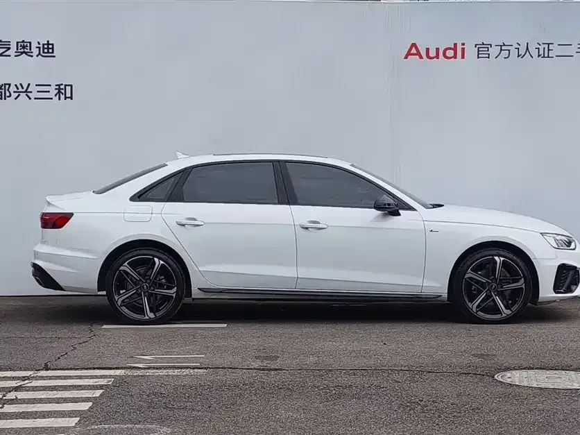 Audi A4L 2024 из CN, фото 3