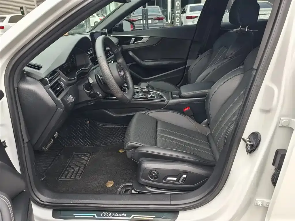Audi A4L 2024 из CN, фото 8