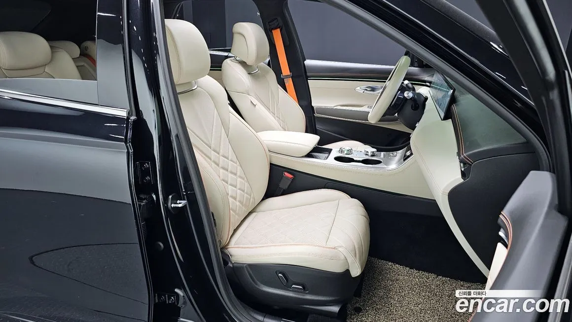 Genesis GV70 — фото 10