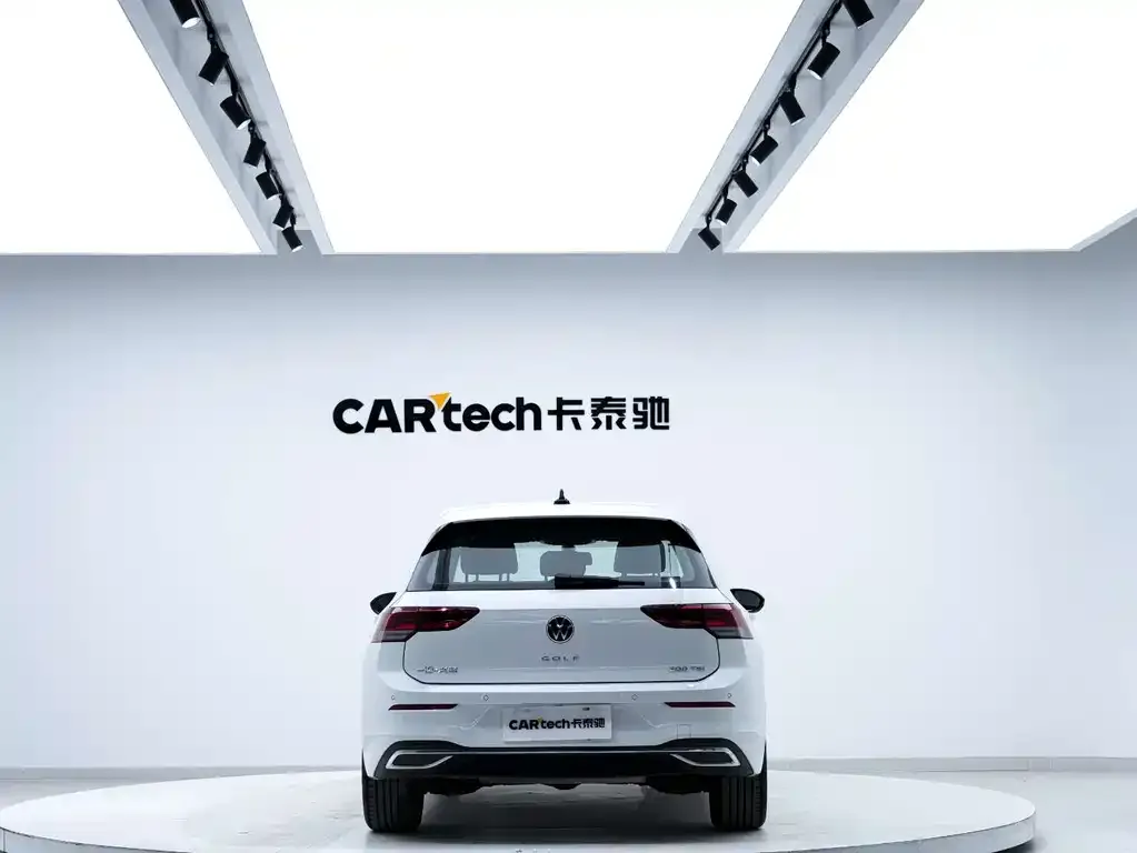Volkswagen Golf 2023 из CN, фото 4