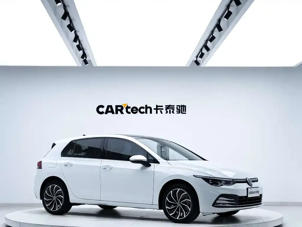 Volkswagen Golf 2023 из CN, фото 7