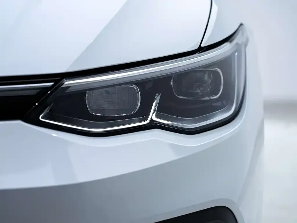 Volkswagen Golf 2023 из CN, фото 9