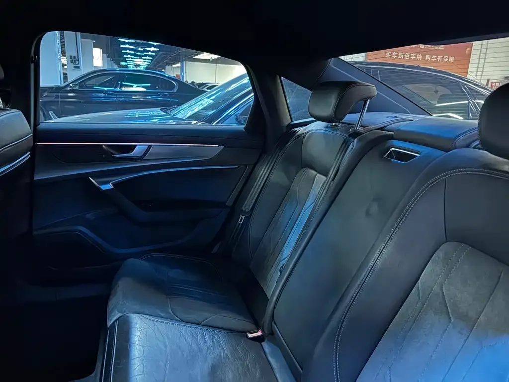 Audi A6L 2021 из CN, фото 10