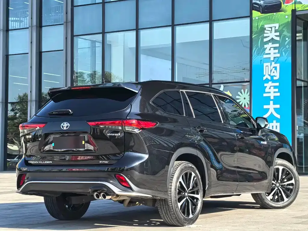 Toyota Crown Kluger 2023 из CN, фото 6