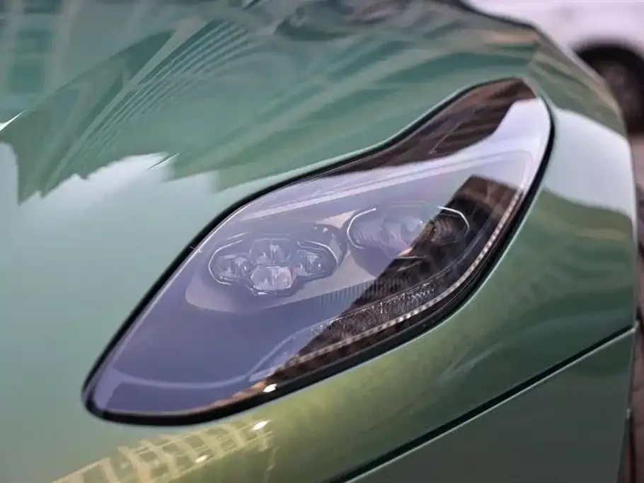 Aston Martin DB11 2023 из CN, фото 6