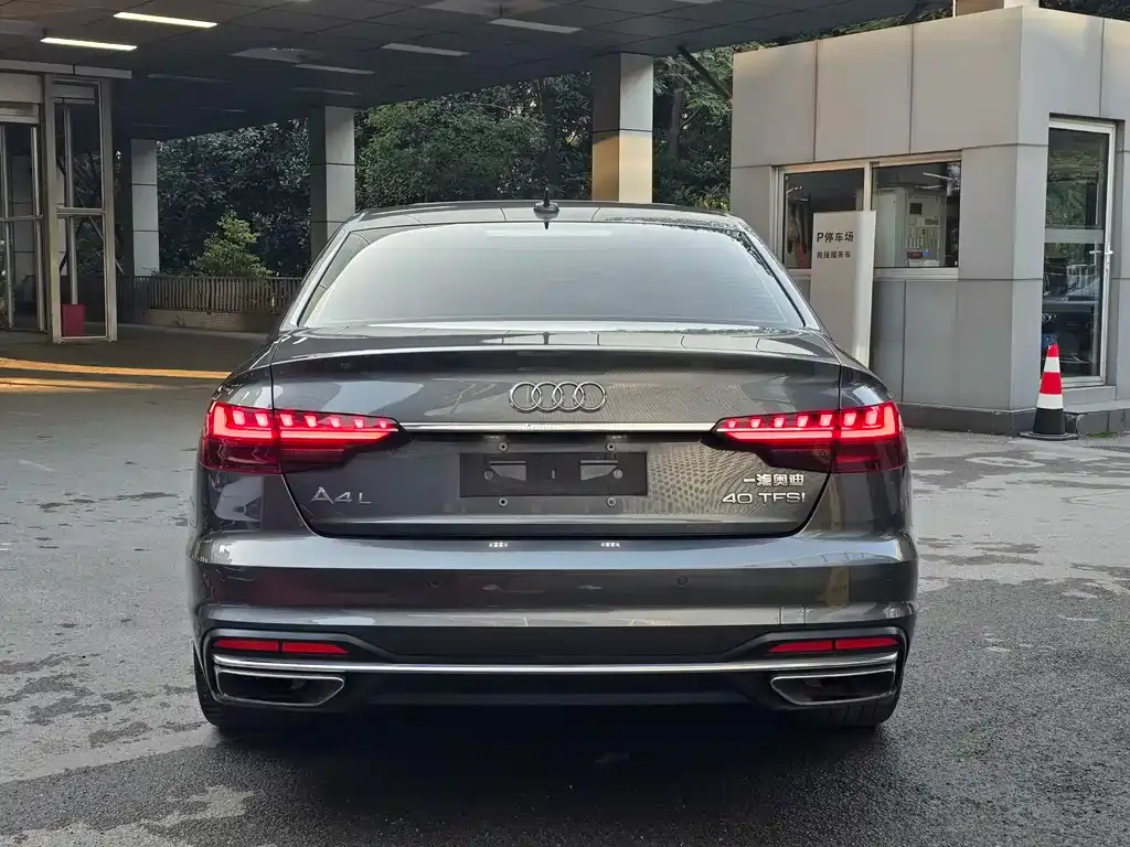 Audi A4L — фото 5