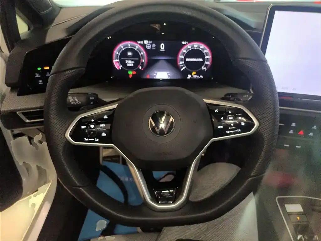 Volkswagen Golf 2025 из CN, фото 3