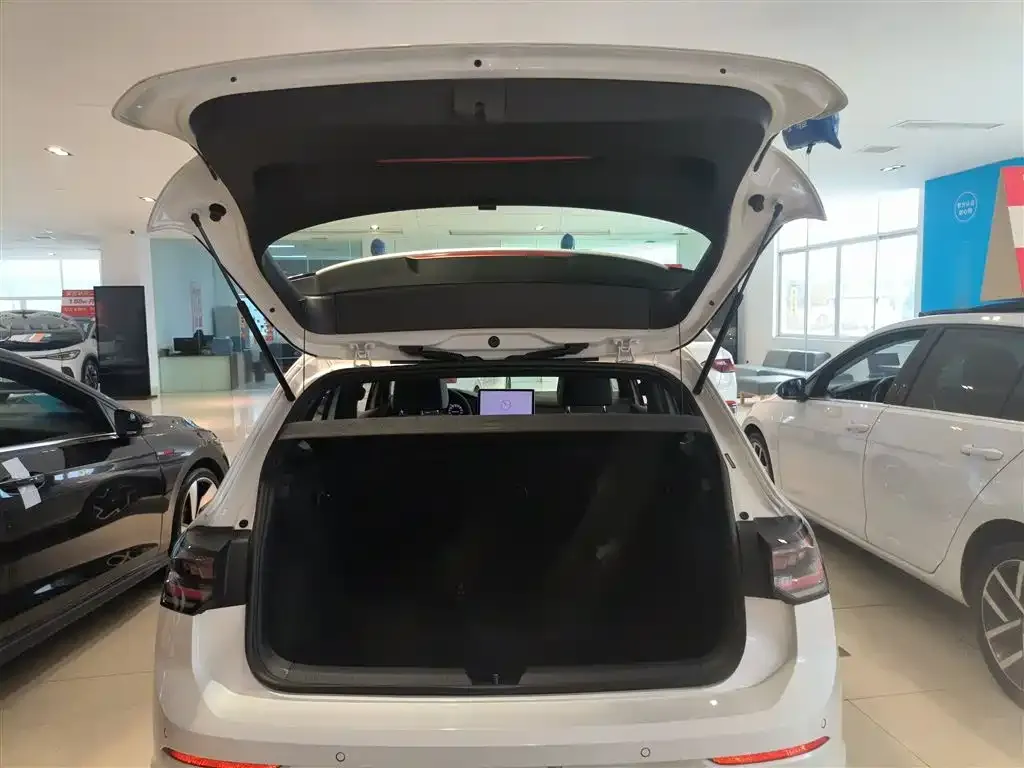 Volkswagen Golf 2025 из CN, фото 9