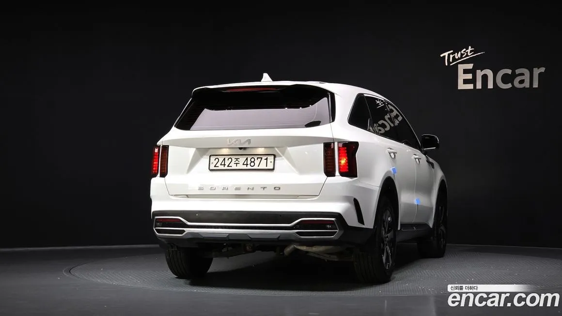 Kia Sorento — фото 4
