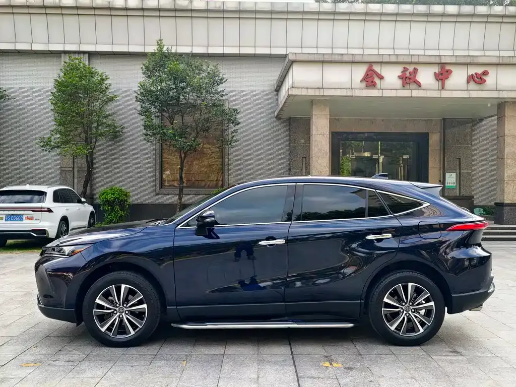 Toyota Harrier 2023 из CN, фото 4