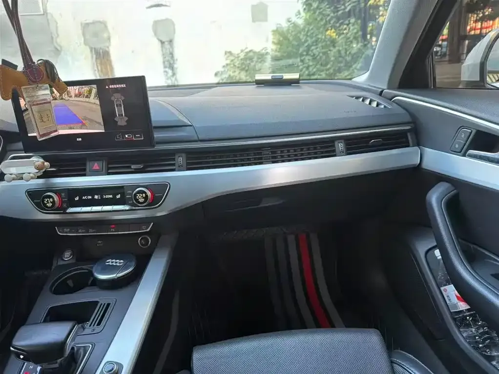 Audi A4L 2022 из CN, фото 10