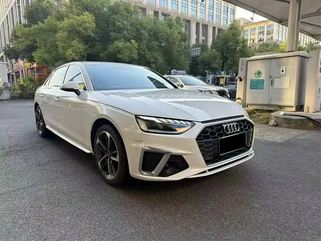 Audi A4L 2022 из CN, фото 3