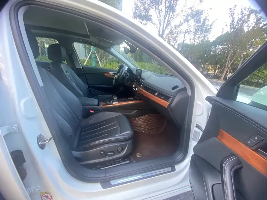 Audi A4L 2022 из CN, фото 10