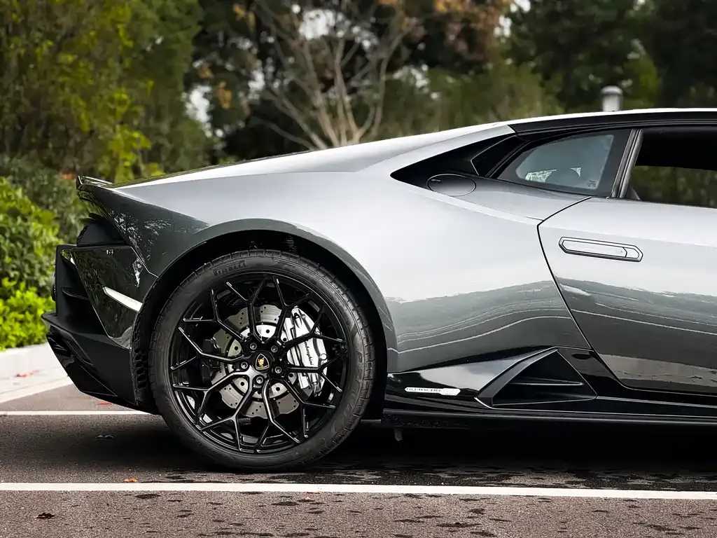 Lamborghini Huracan — фото 10
