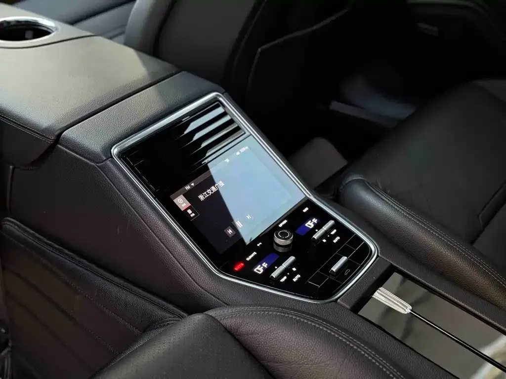Porsche Panamera — фото 8
