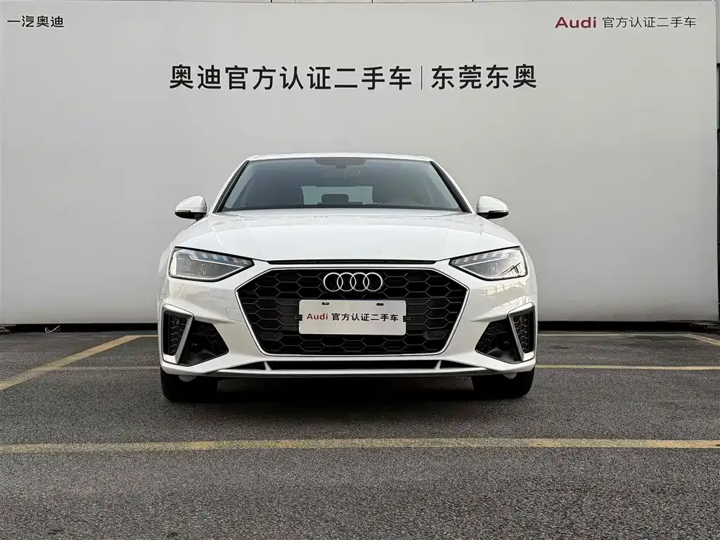 Audi A4L 2022 из CN, фото 2