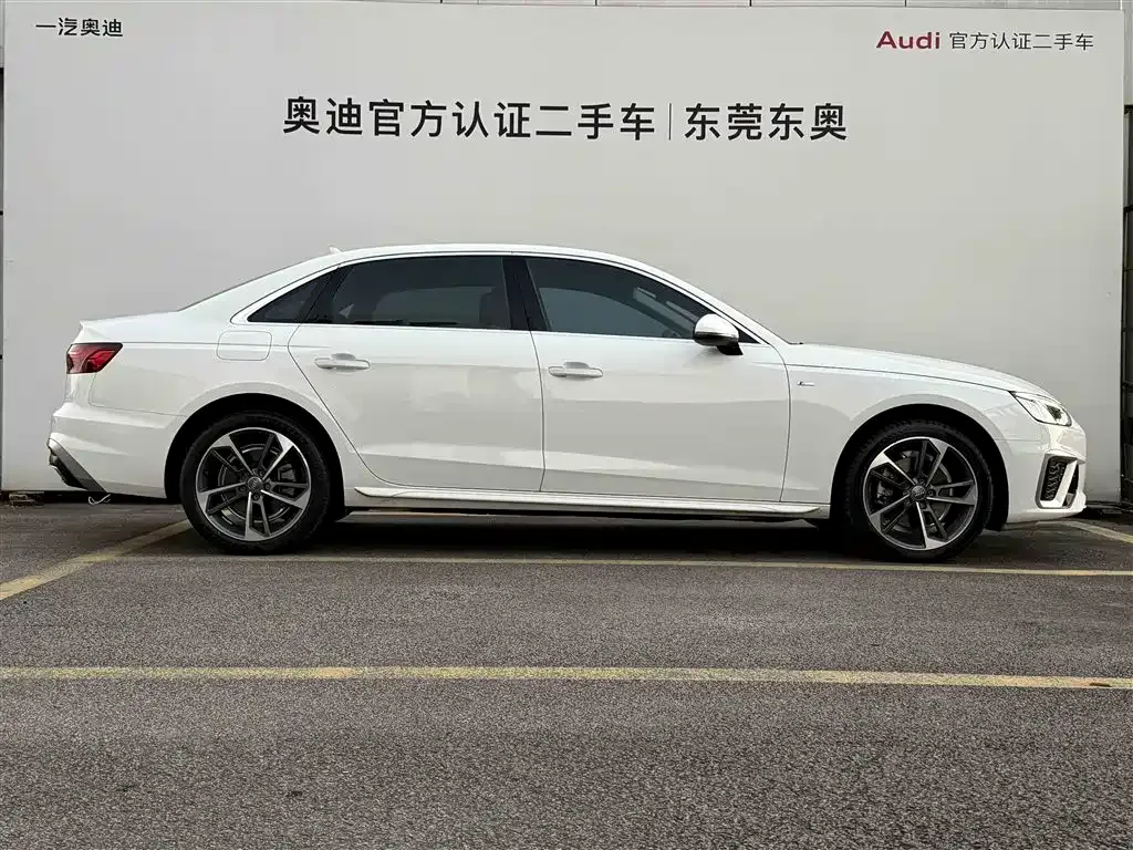 Audi A4L 2022 из CN, фото 3