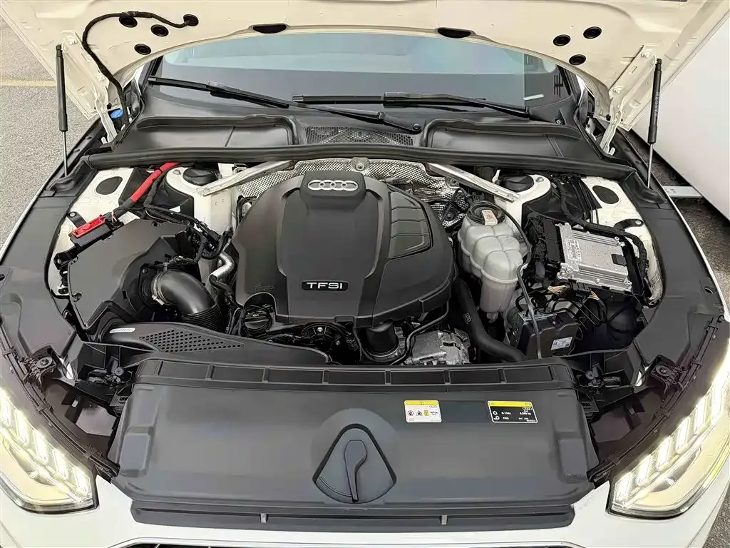 Audi A4L 2022 из CN, фото 7