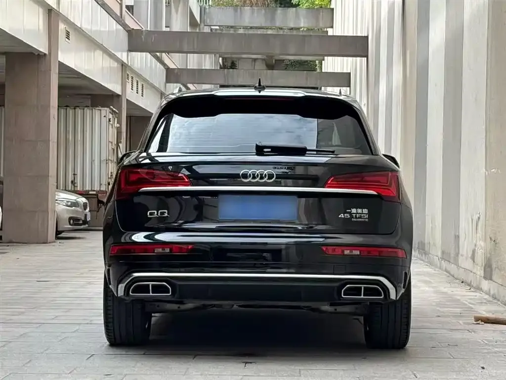 Audi Q5L — фото 7