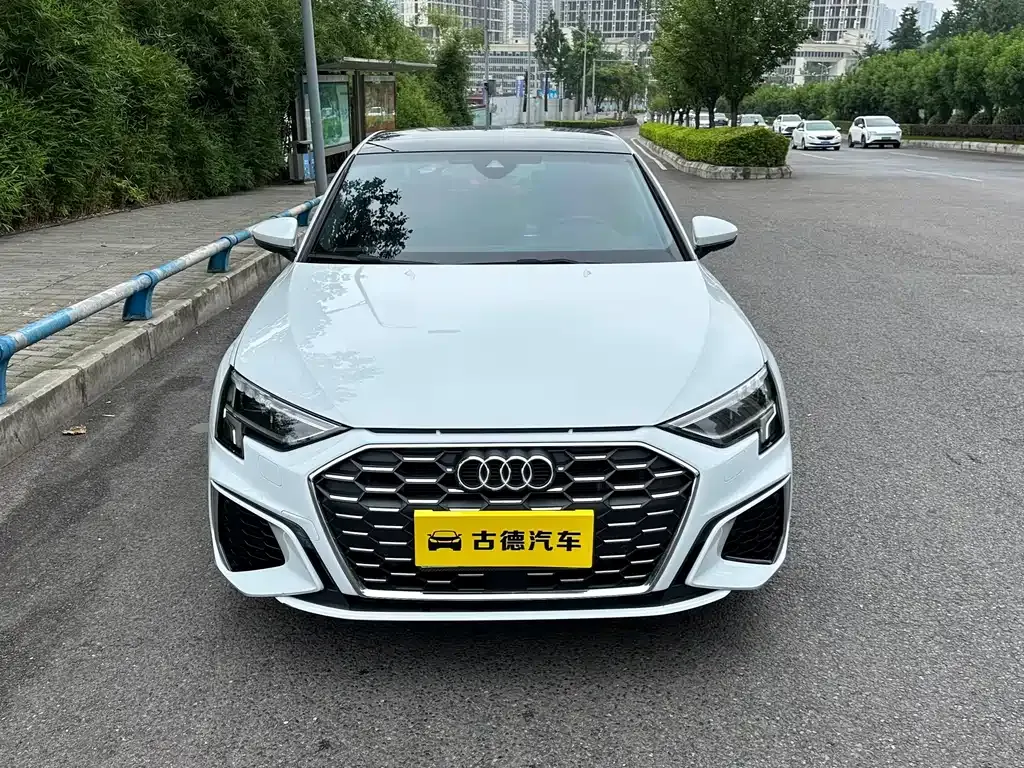 Audi A3 2024 из CN, фото 2