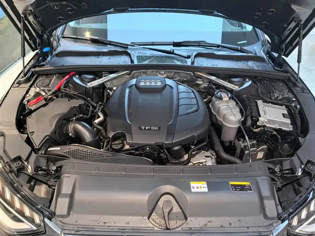 Audi A4L 2022 из CN, фото 9