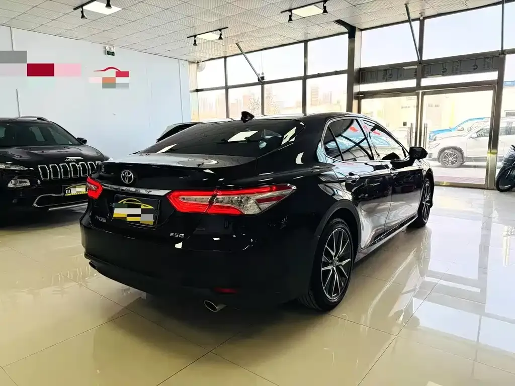Toyota Camry 2022 из CN, фото 2