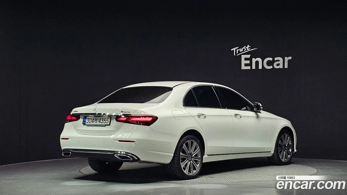 Mercedes-Benz E-Class — фото 2
