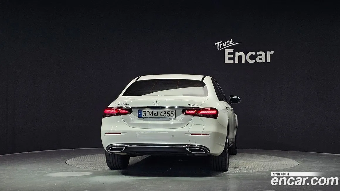 Mercedes-Benz E-Class — фото 4