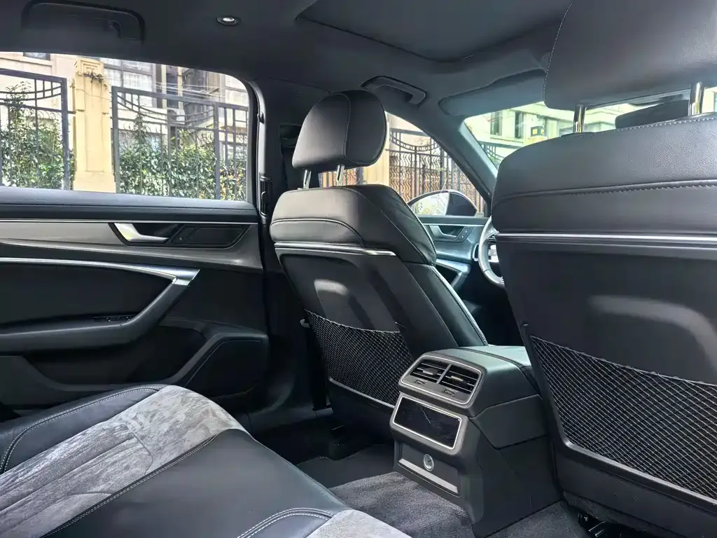 Audi A6L 2021 из CN, фото 10