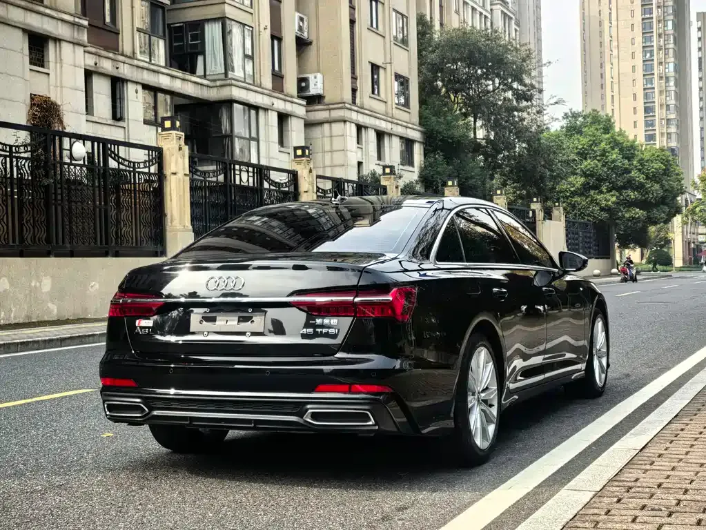 Audi A6L 2021 из CN, фото 4