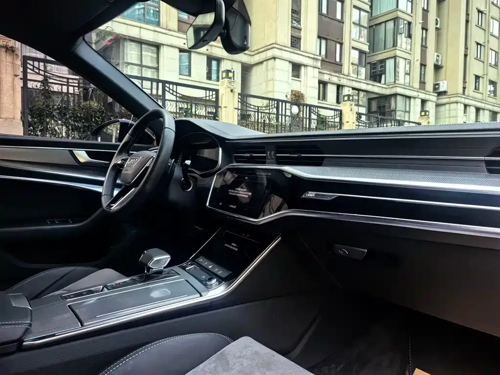 Audi A6L 2021 из CN, фото 9