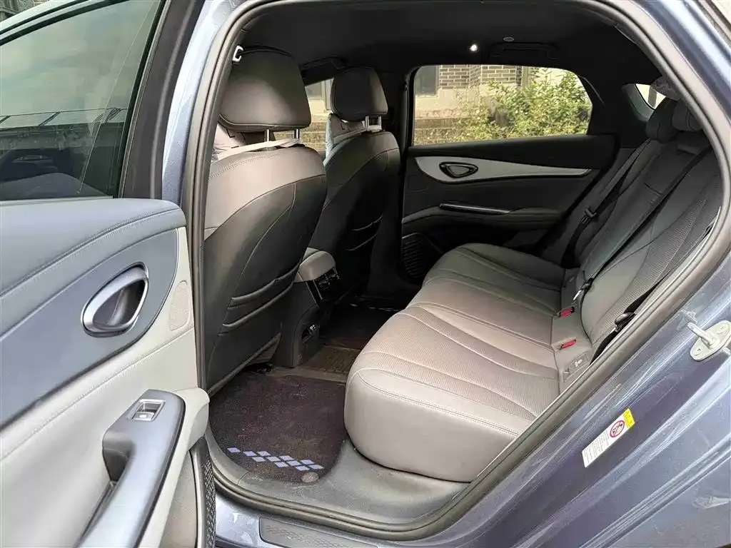 BYD Seal 07 DM-i — фото 8