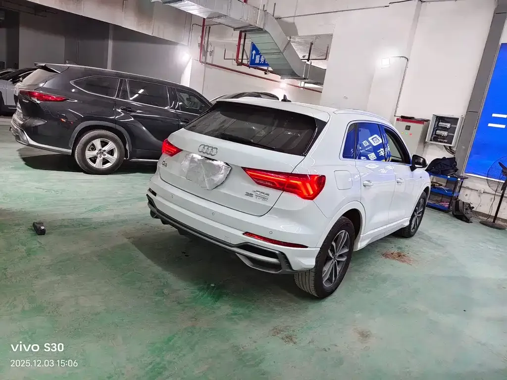 Audi Q3 2021 из CN, фото 4