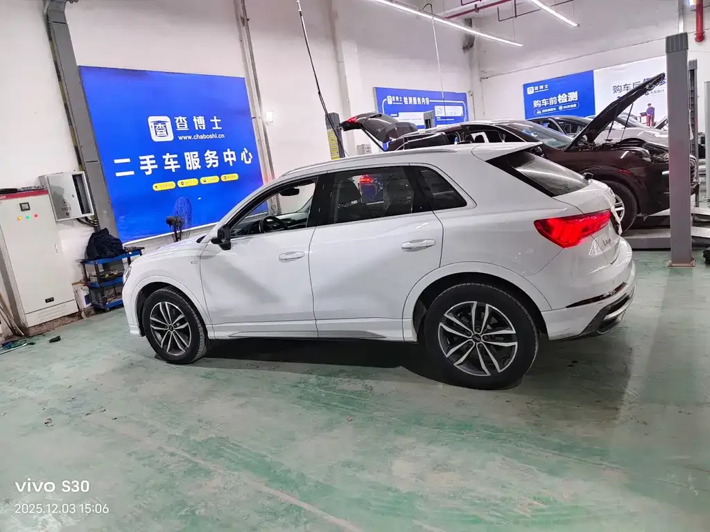 Audi Q3 2021 из CN, фото 7