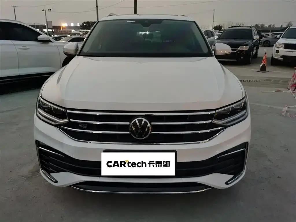 Volkswagen Tiguan L — фото 2