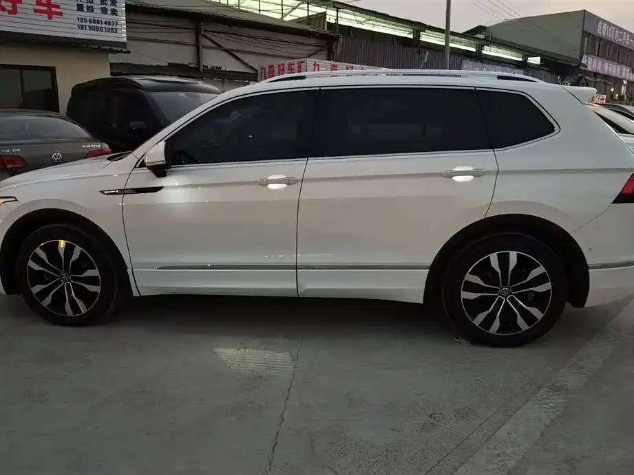 Volkswagen Tiguan L — фото 8