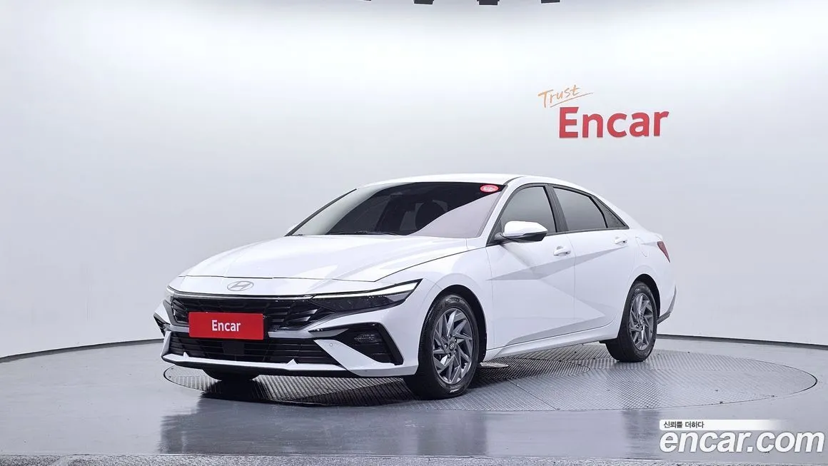 Hyundai AVANTE — фото 1