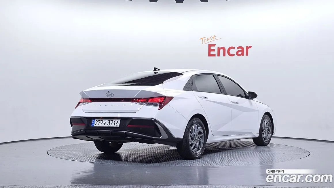 Hyundai AVANTE — фото 2